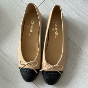Chanel flats WIDTH C only made for Hawaii